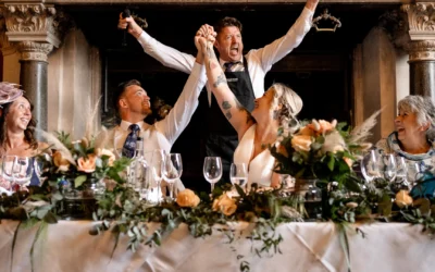 Organising a Large Wedding? Why Singing Waiters are the Ideal Way to Break the Ice